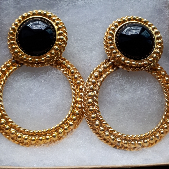 Vintage clip on earrings Gold and Black - Picture 3 of 9